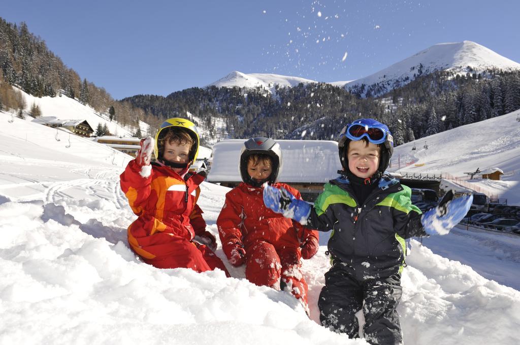 Kinder- Und Familienhotel Nockalm Innerkrems Oda fotoğraf
